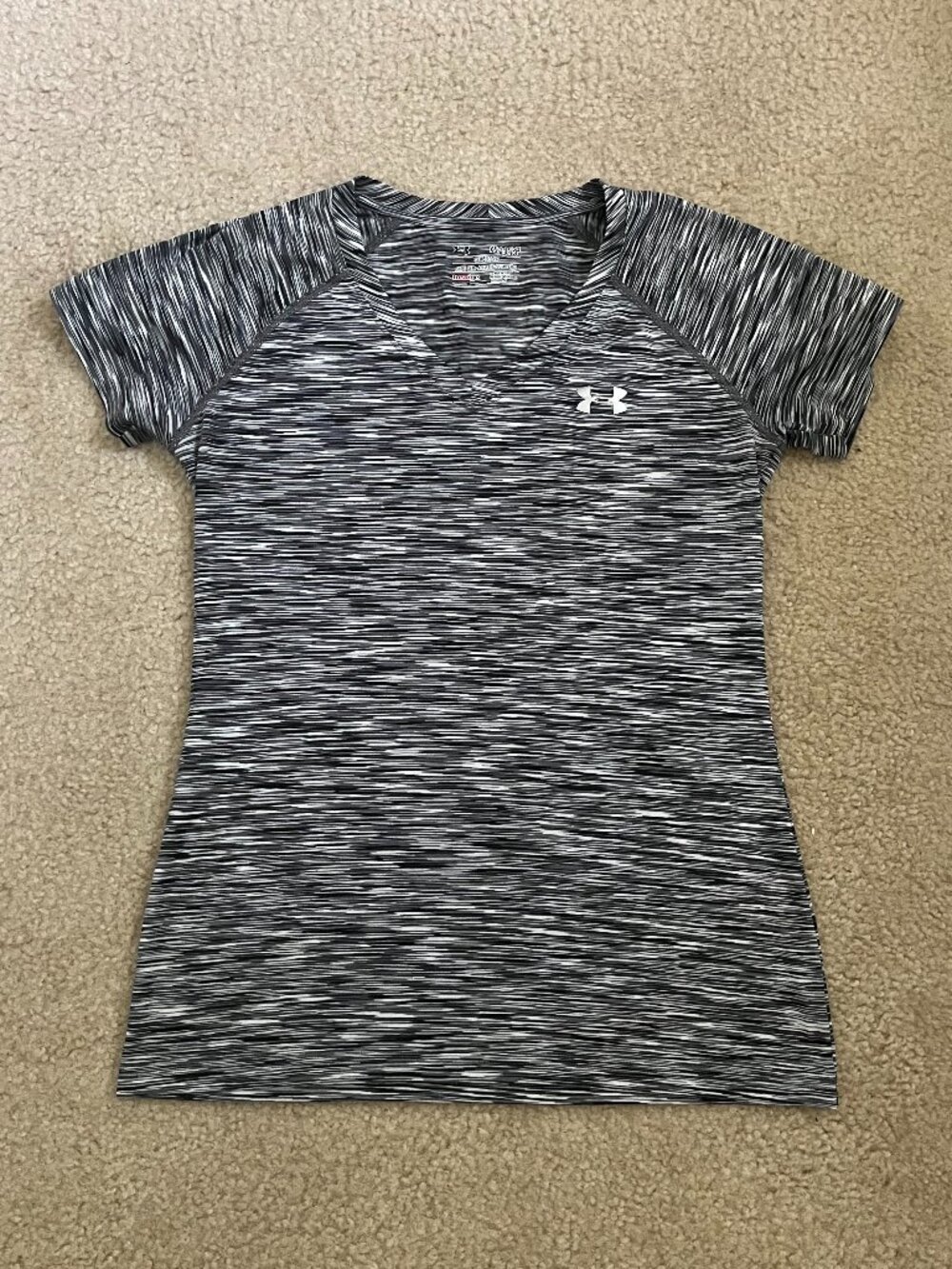 Under Armour Semi-Fitted Tech Tee • Size X-Small  • Black/Gray/White